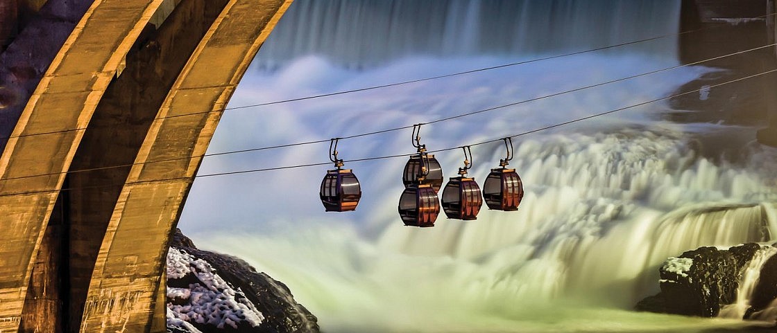 Gondola sky ride above Spokane Falls in Washington