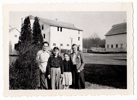 Bobbie Keill Kilmac Farms, 1954 Mom and the 3 children-2