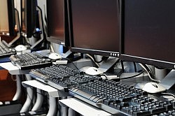 Donate Computers and Monitors for Refugees